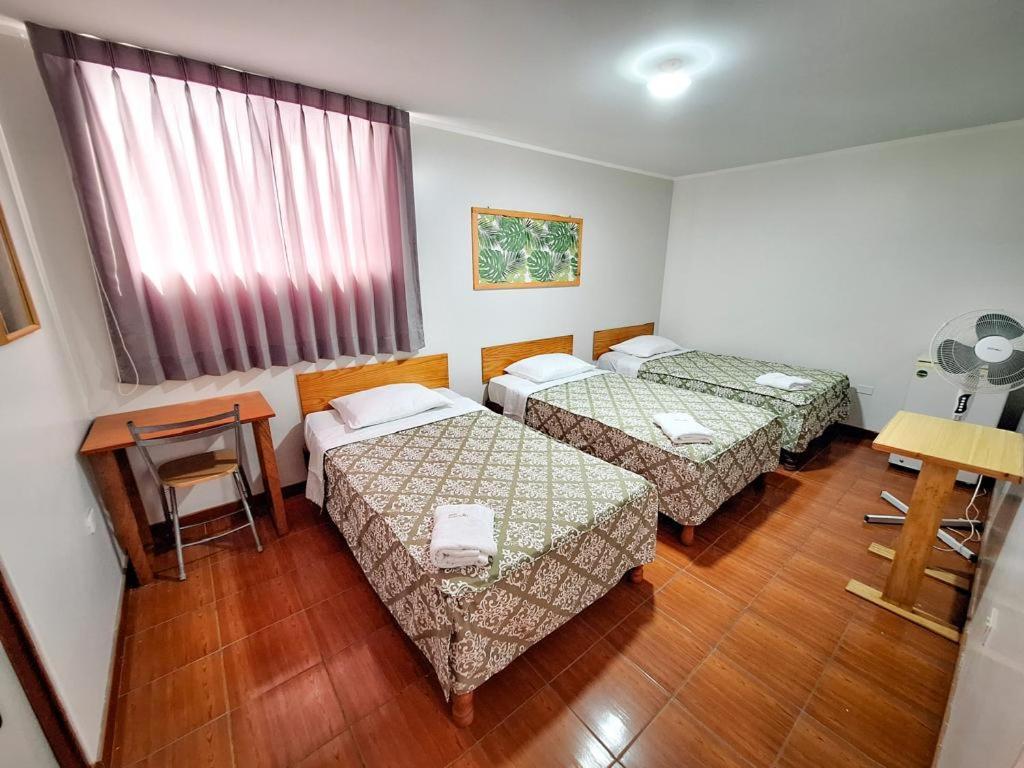 Hostal Montecarlo カマナ エクステリア 写真